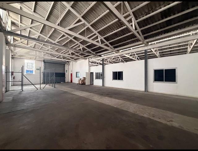 INDUSTRIAL PROPERTY TO RENT IN NORTH END